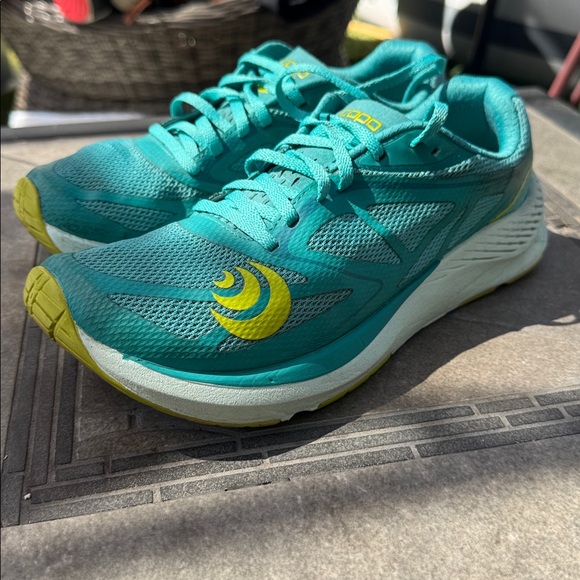 TOPO ATHLETIC ULTRAFLY 3 Size 6 (No insoles) - Picture 1 of 9